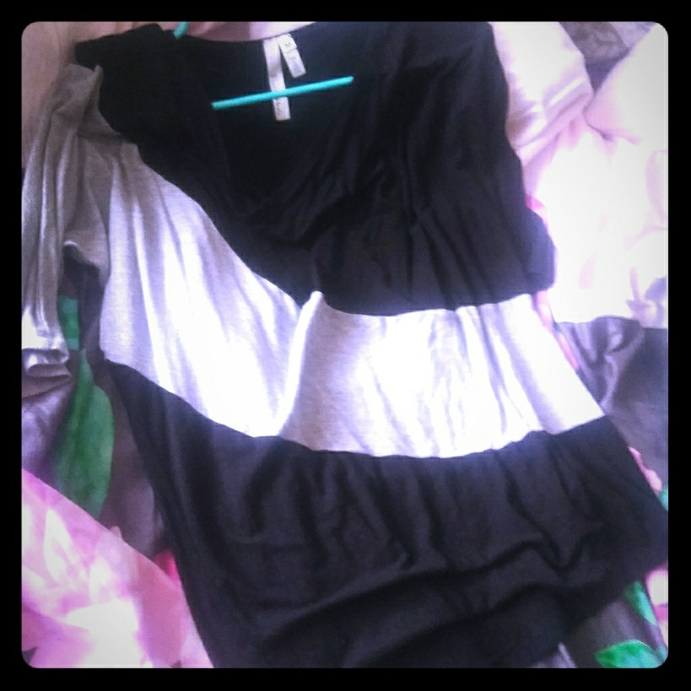 Off shoulder scoop neck 3/4 sleeve top